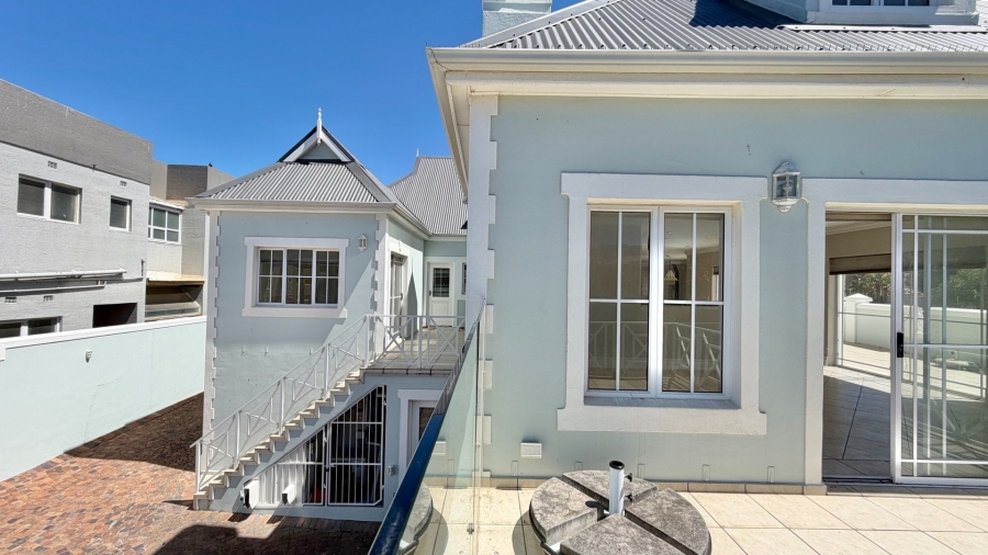 5 Bedroom Property for Sale in Greenways Golf Estate Western Cape